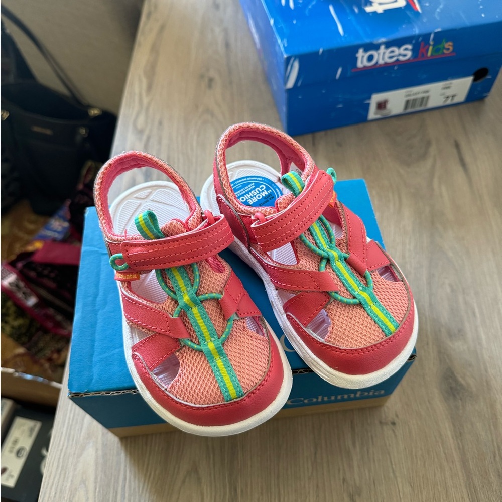 Columbia Sandals- 10